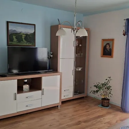Apartma Arh *