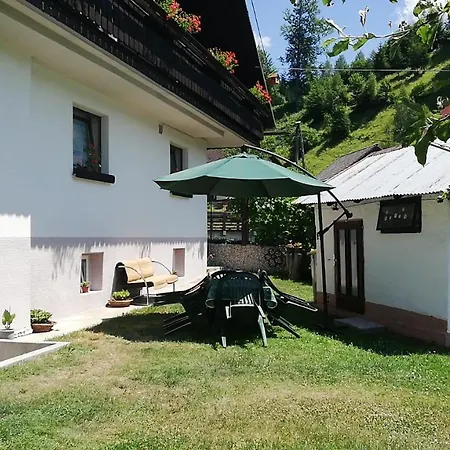 Apartma Arh *